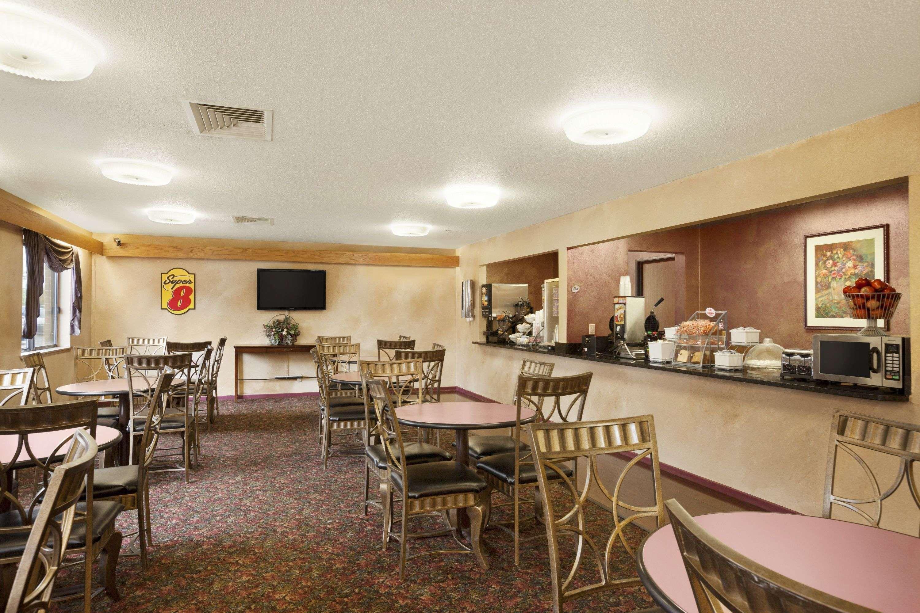 Hotel Super 8 By Wyndham Milwaukee Airport Extérieur photo