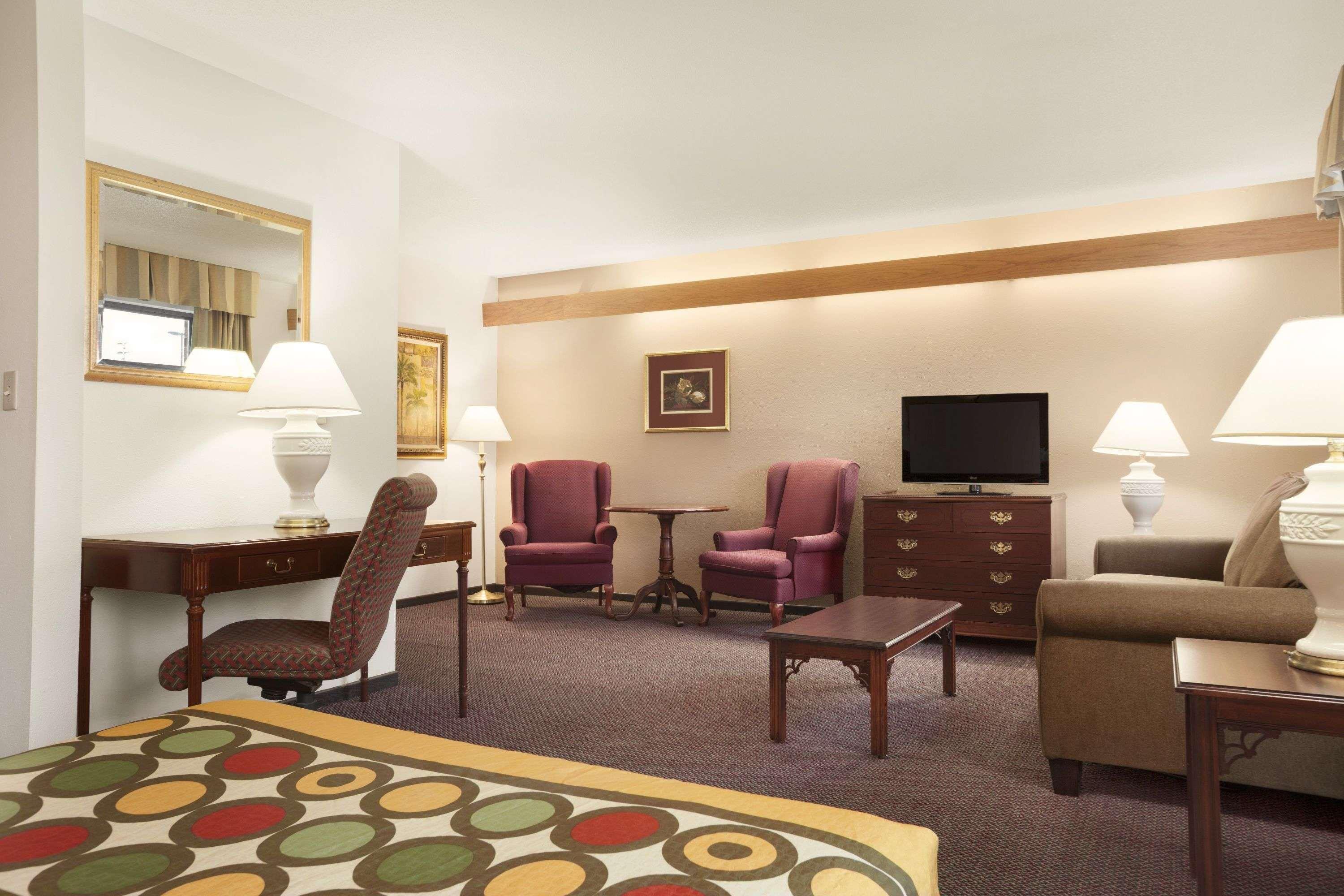 Hotel Super 8 By Wyndham Milwaukee Airport Extérieur photo