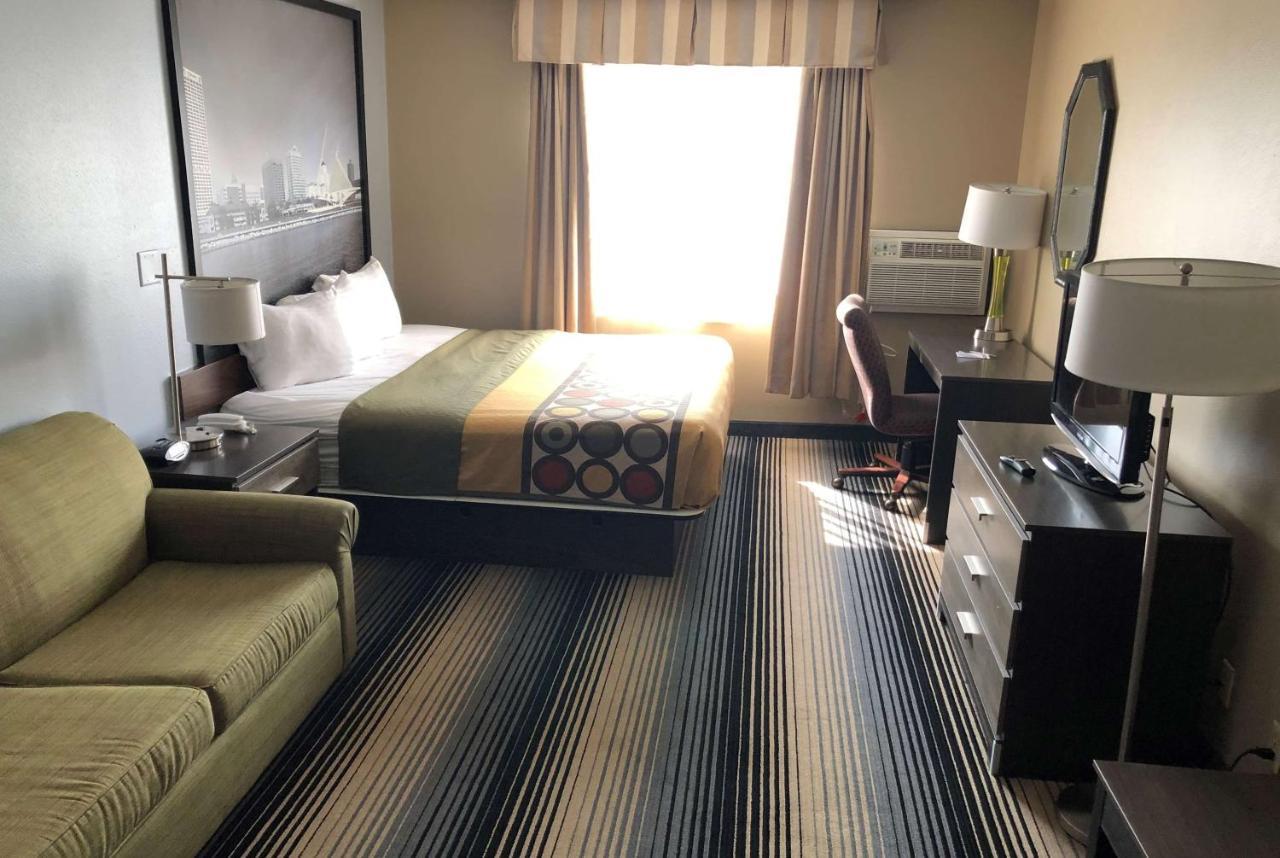 Hotel Super 8 By Wyndham Milwaukee Airport Extérieur photo