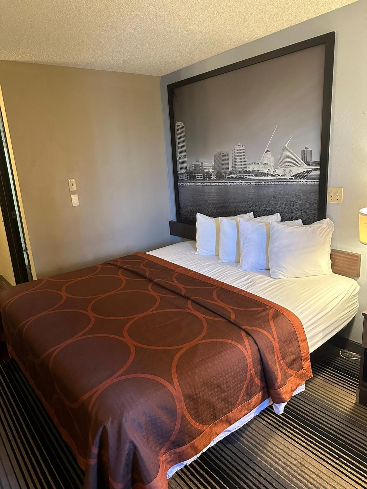 Hotel Super 8 By Wyndham Milwaukee Airport Extérieur photo