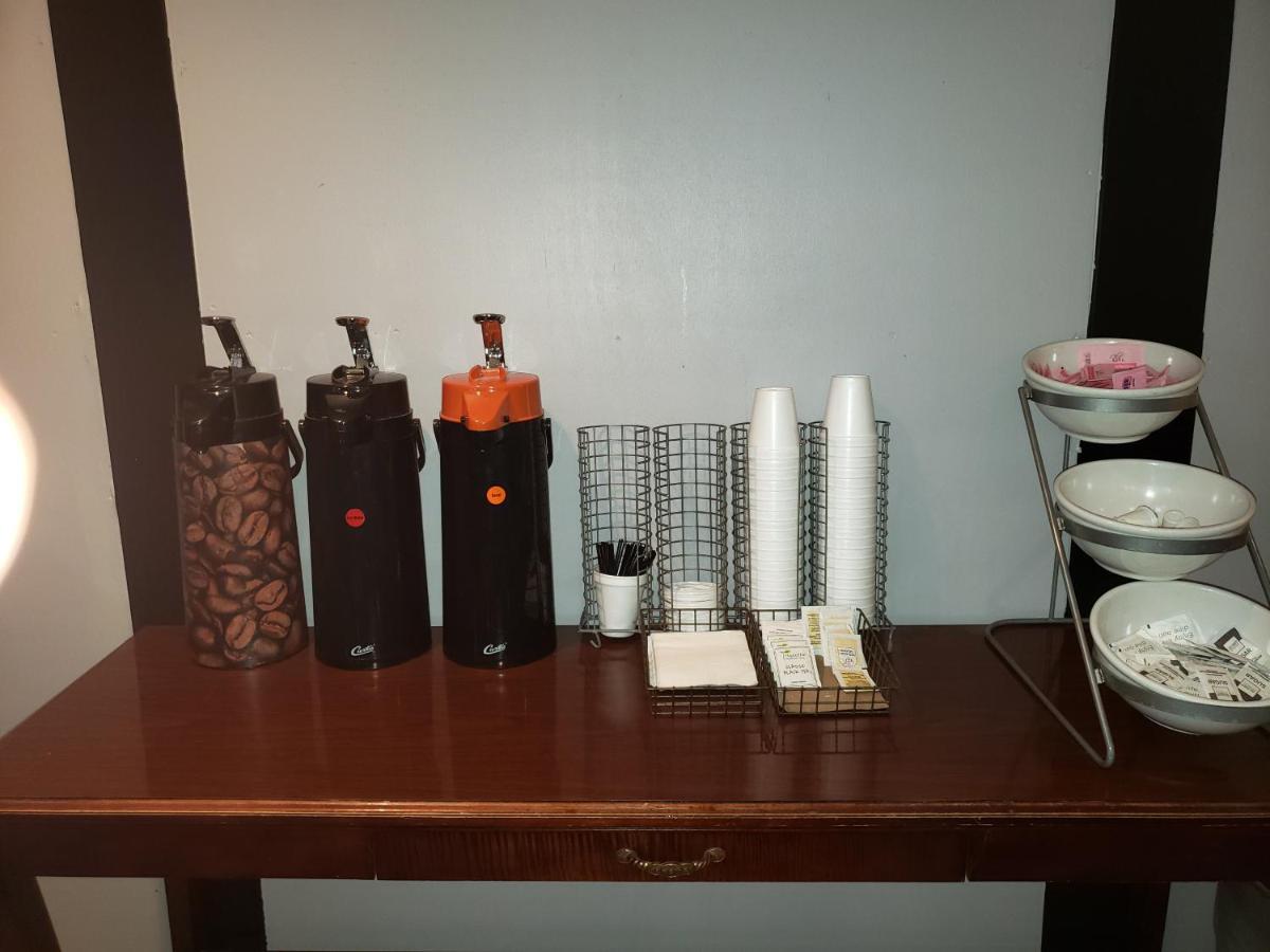 Hotel Super 8 By Wyndham Milwaukee Airport Extérieur photo
